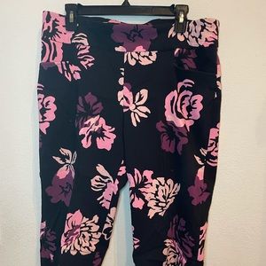 14W NWOT capris